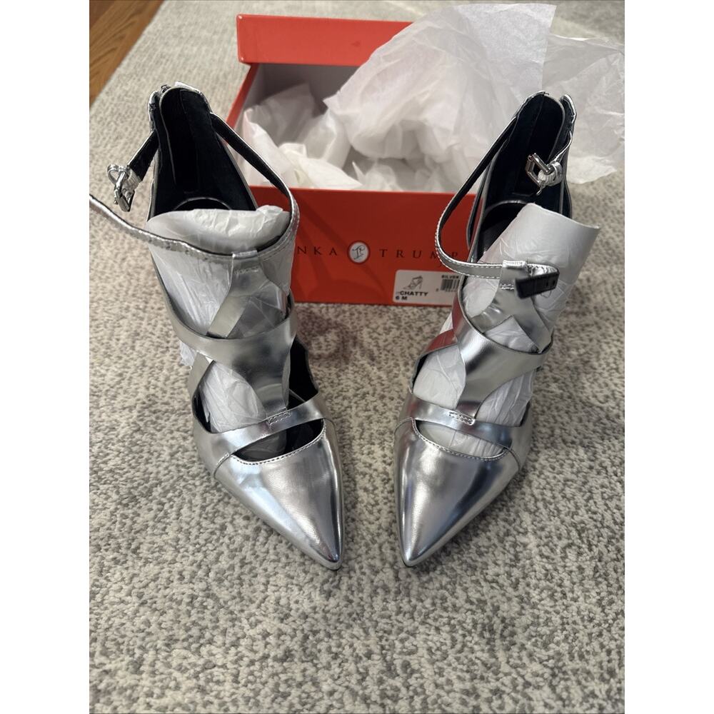 Ivanka Trump Silver Chatty Ankle Close Pumps Heels Size 6